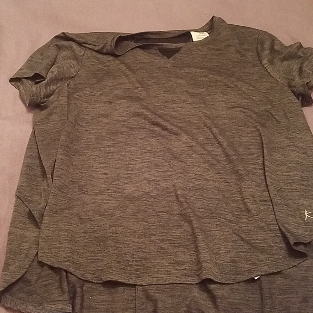 Tee shirt